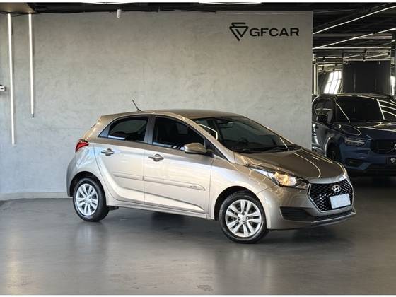 HYUNDAI HB20S 1.0 COMFORT PLUS 12V FLEX 4P MANUAL